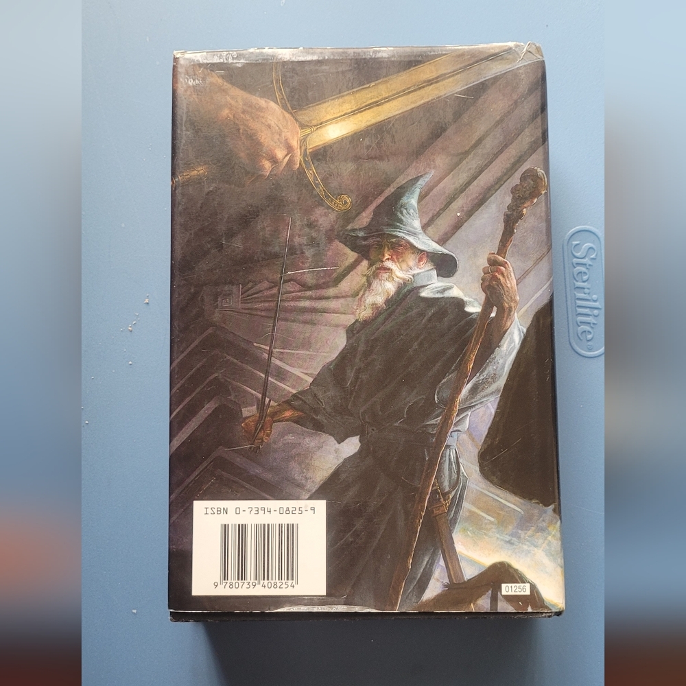 Lord of the Rings Hardback - Picture 2 of 9